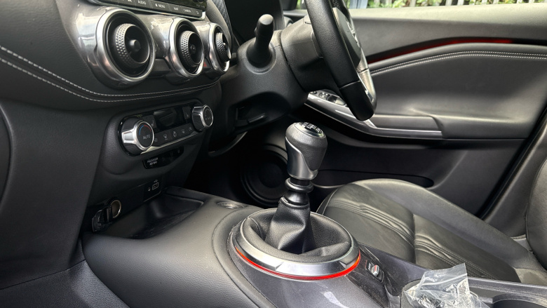 Nissan Juke 1.0 DiG-T 114 Tekna 5dr Petrol Hatchback